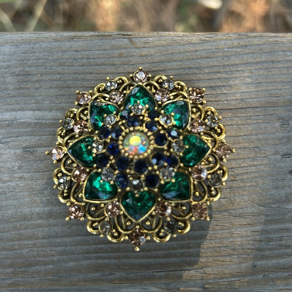 Aurora Borealis Gold, Blue and Green Statement glass Rhinestone Brooch - Picture 6 of 8